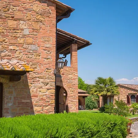 In Tuscany With Pool And Garden Апартаменты